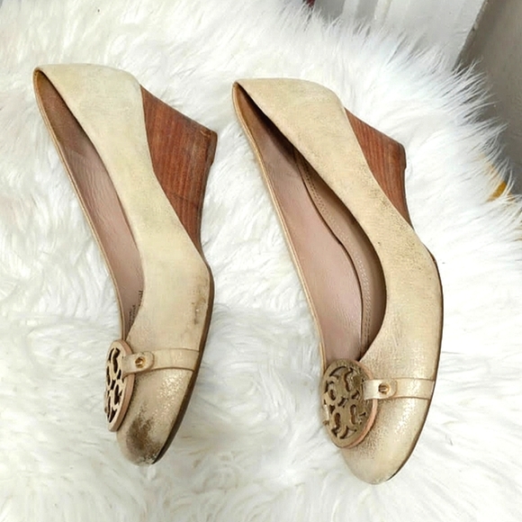 Tory Burch Gold Metallic Leather Wedge Pumps Heels Women's Size 10.5 M🌴 - Picture 6 of 10
